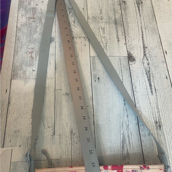 Vera Bradley Lighten Up Slim Breast Cancer Awareness Posies Pink Crossbody - Picture 12 of 12